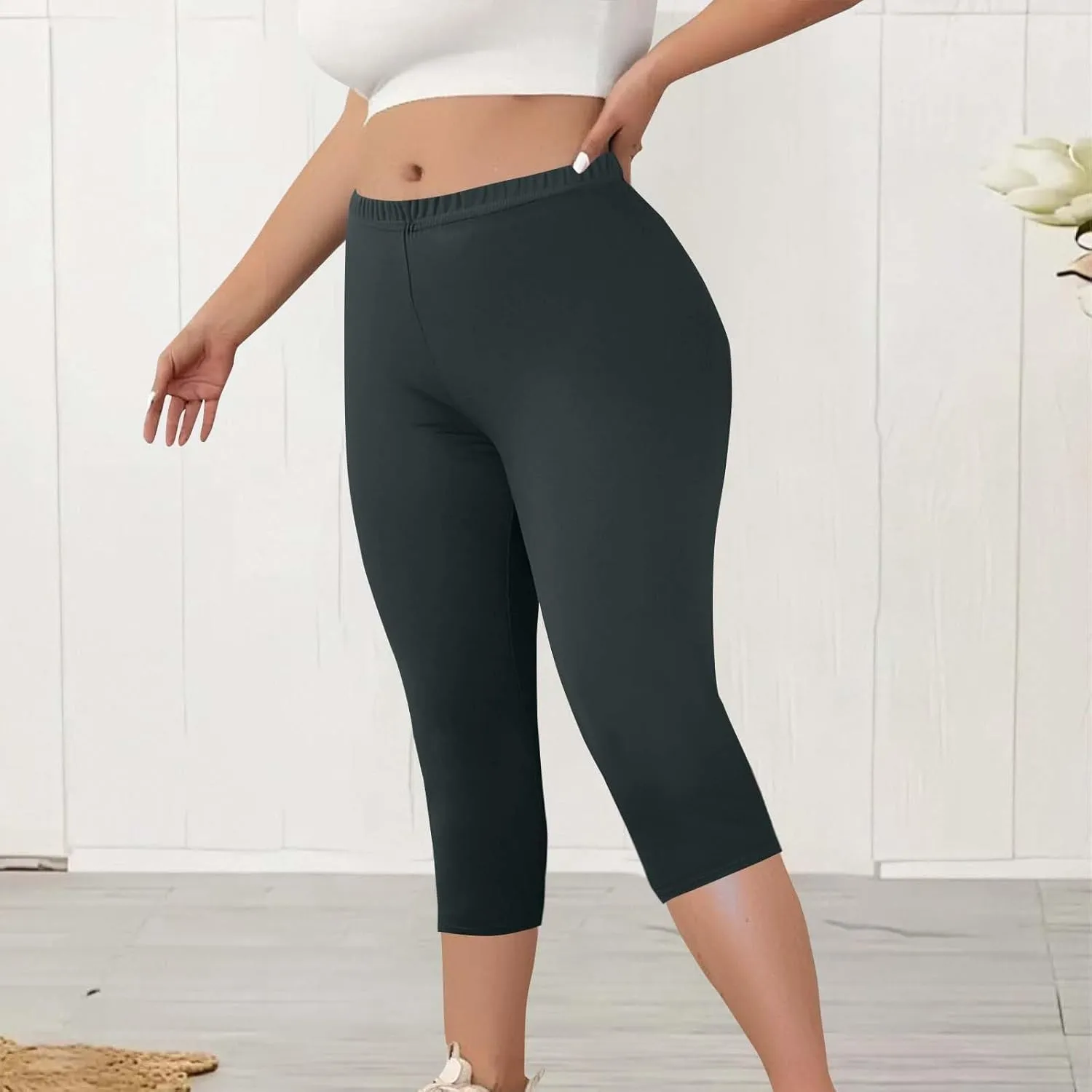 Women's Plus Size Capris Leggings High Waist Tummy Control Pants Soft Stretchy Yoga Workout Capped Pants